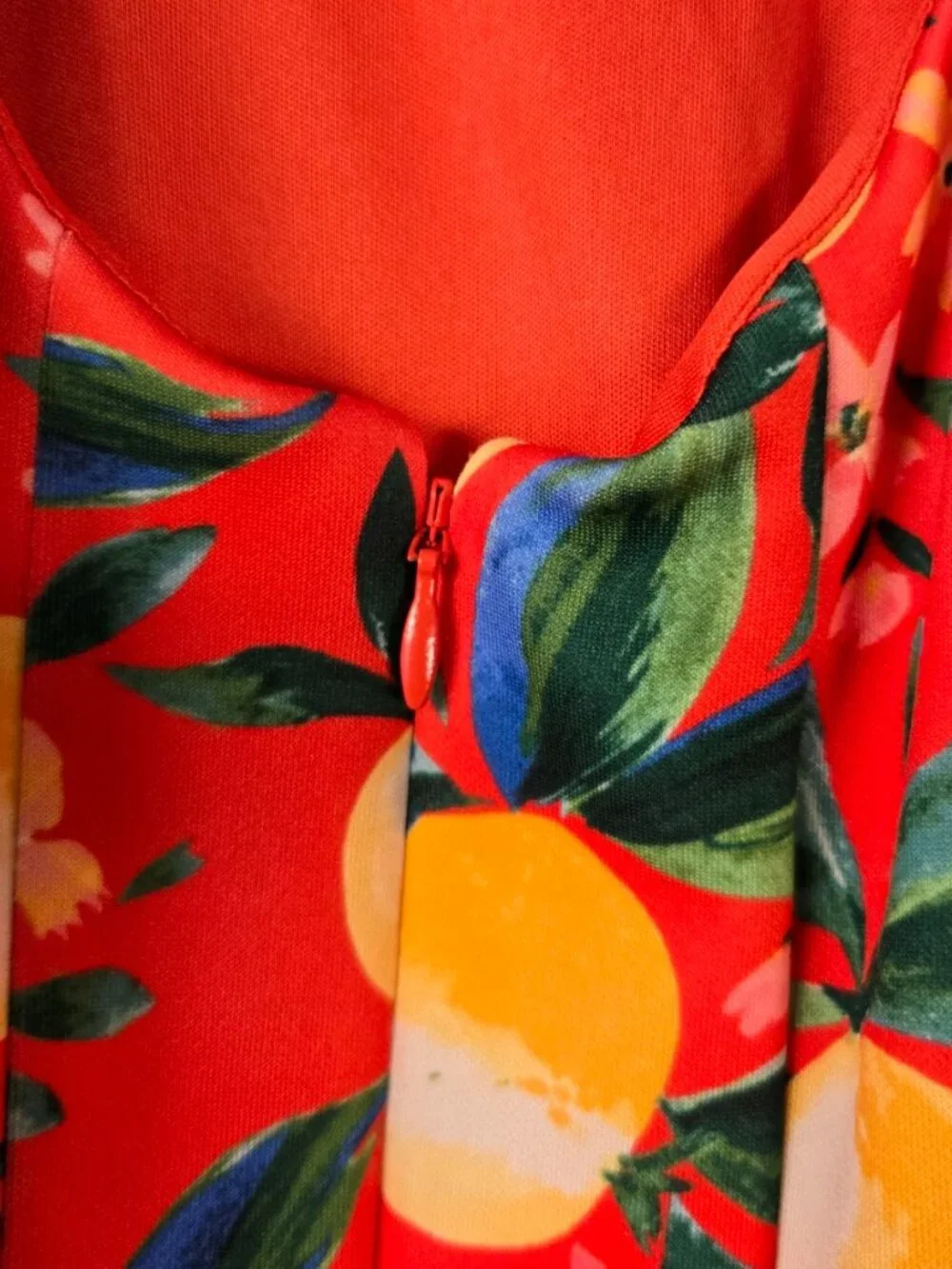 NWOT Vincent Camuto Halter Fit & Flare Scuba Crepe Fruit/Floral Print Size 8 - Picture 6 of 11